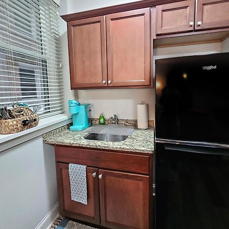 Cute + Cozy Studio At The Inman - 207 Шампейн Екстериор снимка